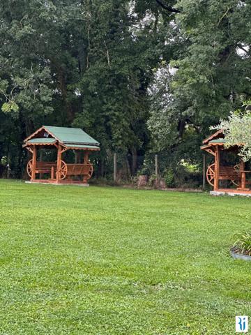 Murs + fonds de commerce Pitres 1000 m2