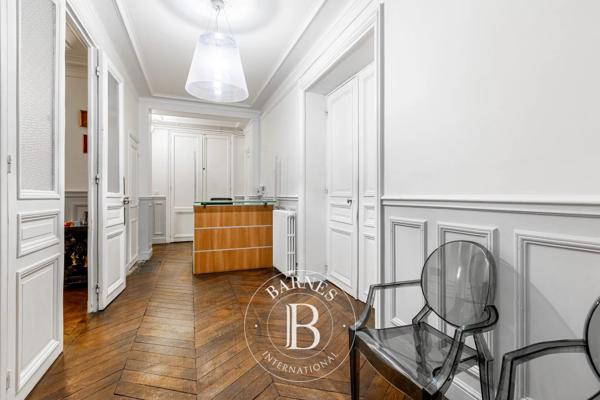 Paris 8ème, Appartement 2 Chambres -  131 m² à vendre
