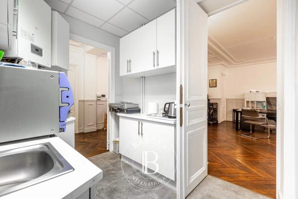 Paris 8ème, Appartement 2 Chambres -  131 m² à vendre
