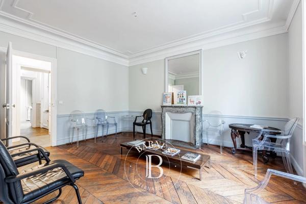 Paris 8ème, Appartement 2 Chambres -  131 m² à vendre