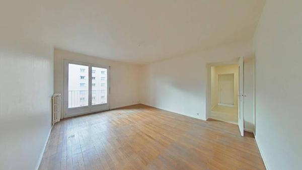 F2 RENOVE AVEC BALCON