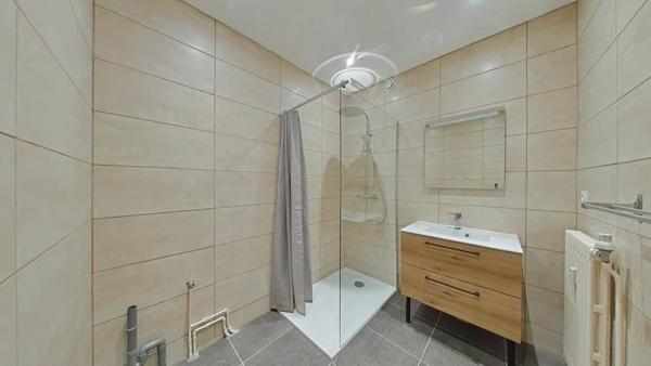 F2 RENOVE AVEC BALCON