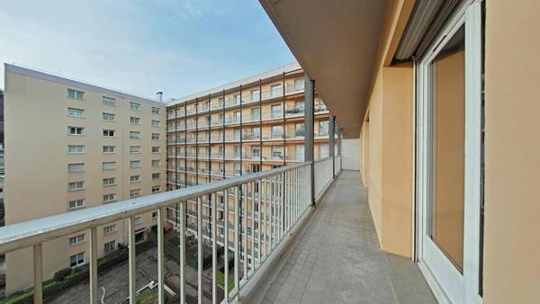 F2 RENOVE AVEC BALCON