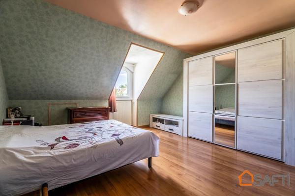 Maison familiale vivable de plain-pied avec 5 chambres et garage