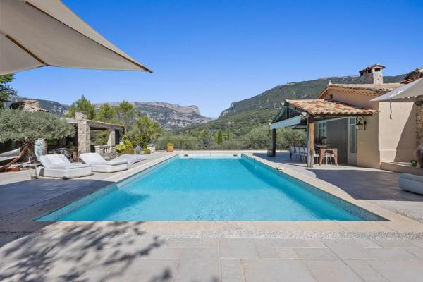 En exclusivité — Propriété d’exception en pierre, vue panoramique, Le Rouret