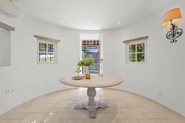 En exclusivité — Propriété d’exception en pierre, vue panoramique, Le Rouret