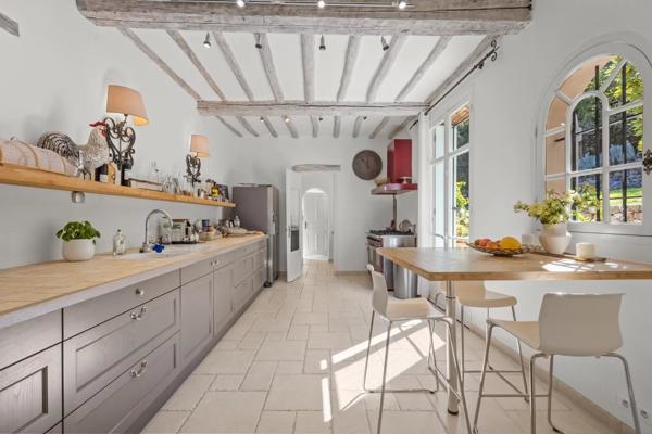 En exclusivité — Propriété d’exception en pierre, vue panoramique, Le Rouret