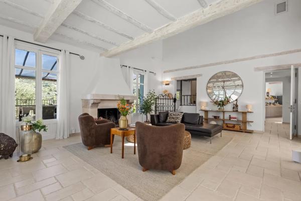 En exclusivité — Propriété d’exception en pierre, vue panoramique, Le Rouret