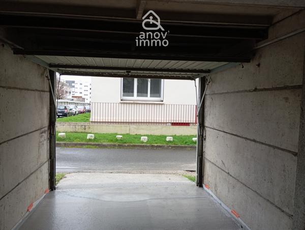 Garage
                                                                                                                                                
                                                                                                                                                
                                                                                                                                                                                                                                                                                                                        12.5  m²