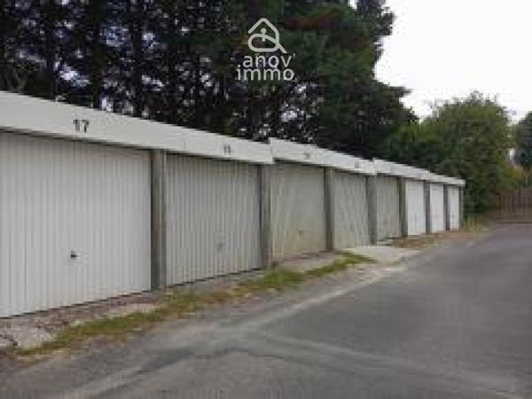 Garage
                                                                                                                                                
                                                                                                                                                
                                                                                                                                                                                                                                                                                                                        12.5  m²