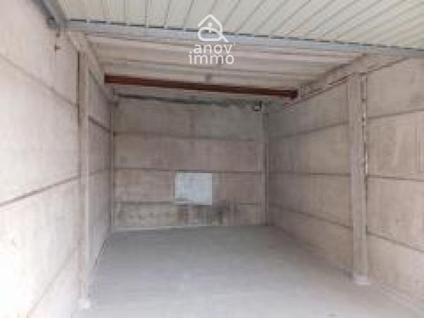 Garage
                                                                                                                                                
                                                                                                                                                
                                                                                                                                                                                                                                                                                                                        12.5  m²