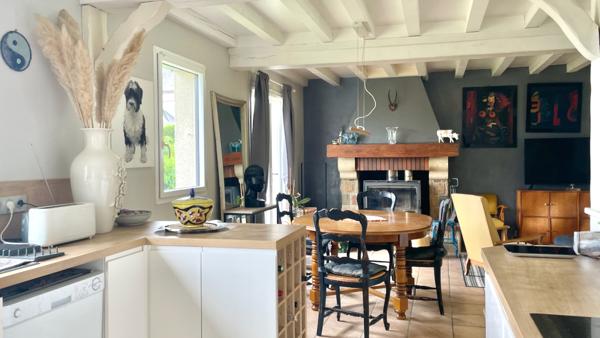 Maison
                                                                                                                                                                                                                                                                                                                        5 pièce(s)                                                                                                                                                                                                          3 chambre(s)                                                                                                                                                                                                          120  m²