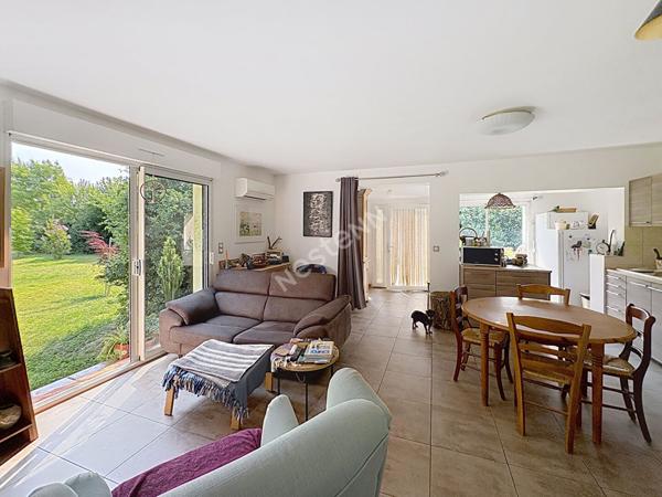 Maison de plain pied à Cadenet de 97 m2, sur un très beau terrain de 3000 m2