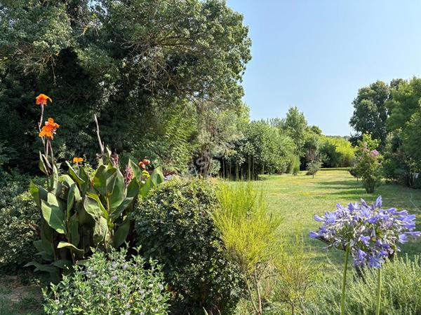 Maison de plain pied à Cadenet de 97 m2, sur un très beau terrain de 3000 m2