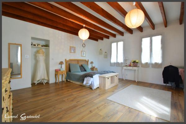 Maison à vendre 11 pièces 6 chambres sur la commune de LE FLEIX en Dordogne  (24)