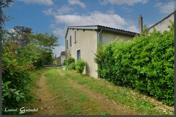 Maison à vendre 11 pièces 6 chambres sur la commune de LE FLEIX en Dordogne  (24)