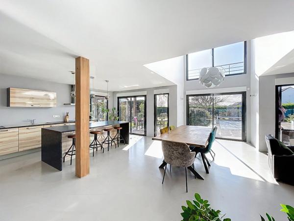 NOUVEAUTE Maison contemporaine avec piscine (21)