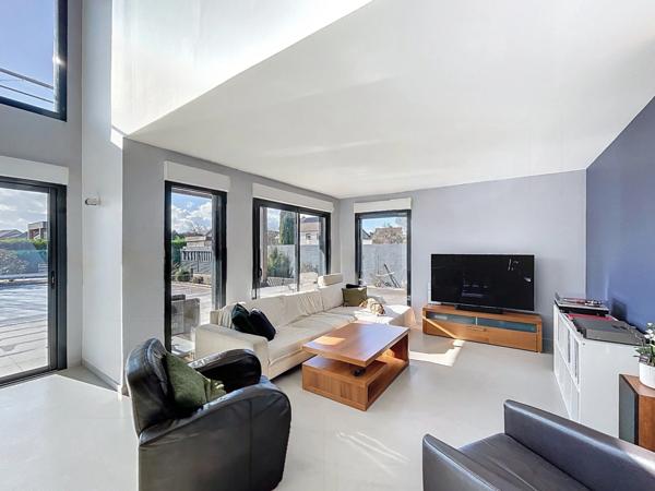 NOUVEAUTE Maison contemporaine avec piscine (21)