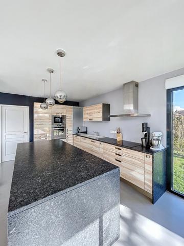 NOUVEAUTE Maison contemporaine avec piscine (21)