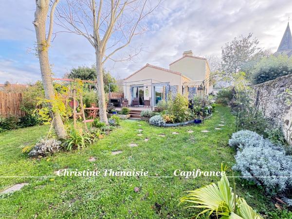 Maison à vendre au coeur du village, 3 chambres, Garage SALLERTAINE (85)