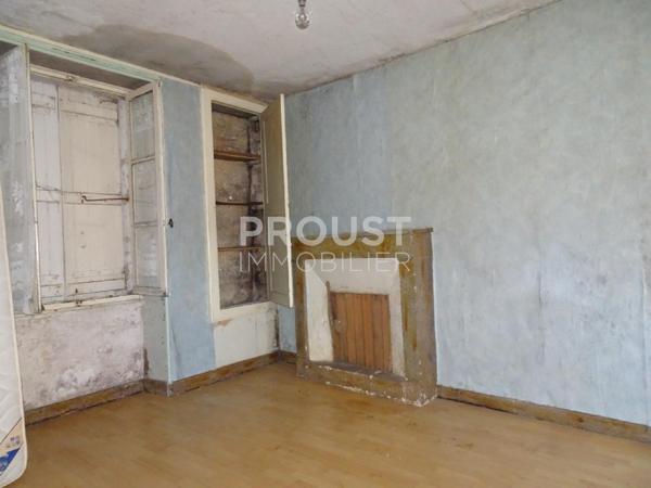 En exclusivité melle maison à rénover entièrement 3 chambres terrain garages
