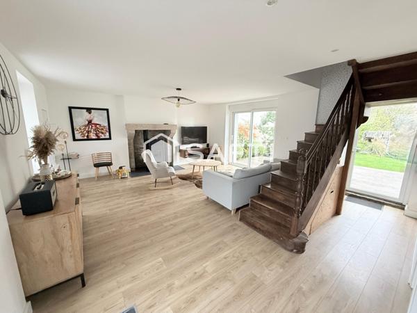 CHARMANTE MAISON DE VILLE EN PIERRE