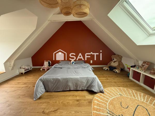 CHARMANTE MAISON DE VILLE EN PIERRE