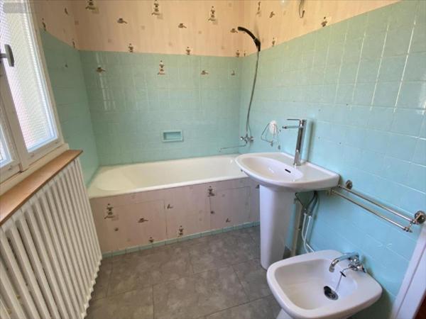 Maison à vendre à Arpajon-sur-Cère dans le Cantal (15130), ref : 15061-1079031   
Carbonat