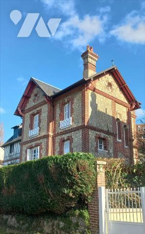TROUVILLE SUR MER- VILLA AVEC VUE MER