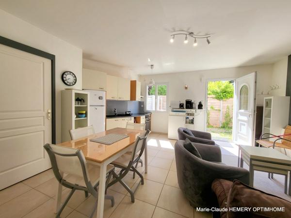 Dinard, St Enogat , Port blanc, maison de 43.5m² avec 2 chambres et jardinet prête à vivre. Plages et commerces à pied