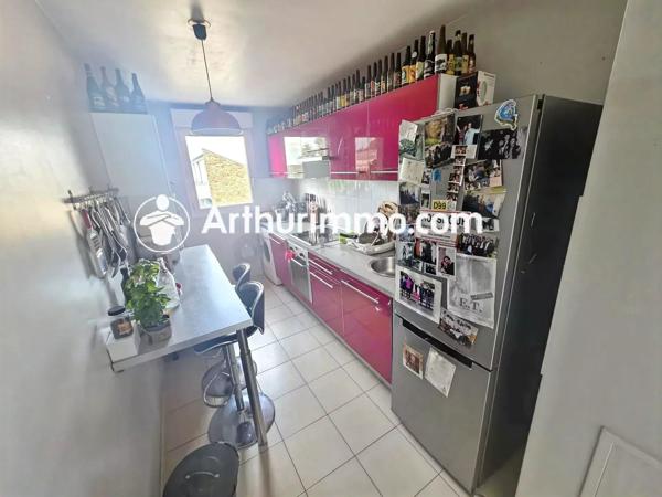 Location                                                      Appartement
                        
                     3 pièces                      66 m2                     à Savigny-le-Temple