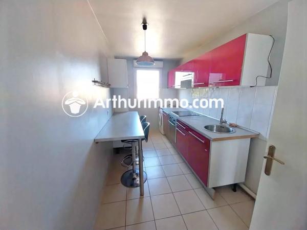 Location                                                      Appartement
                        
                     3 pièces                      66 m2                     à Savigny-le-Temple