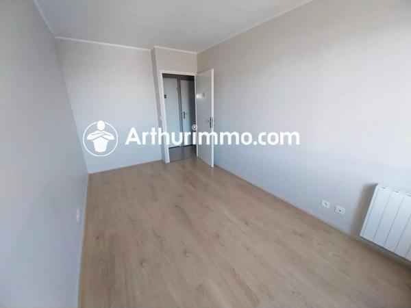 Location                                                      Appartement
                        
                     3 pièces                      66 m2                     à Savigny-le-Temple