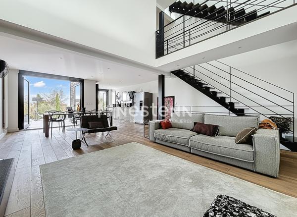 Maison d'Exception à Clamart - 5 pièces, 140 m², 4 Chambres, Jardin et Terrasses