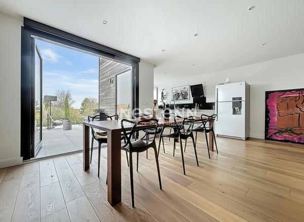 Maison d'Exception à Clamart - 5 pièces, 140 m², 4 Chambres, Jardin et Terrasses