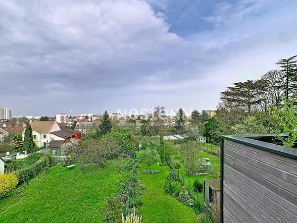 Maison d'Exception à Clamart - 5 pièces, 140 m², 4 Chambres, Jardin et Terrasses