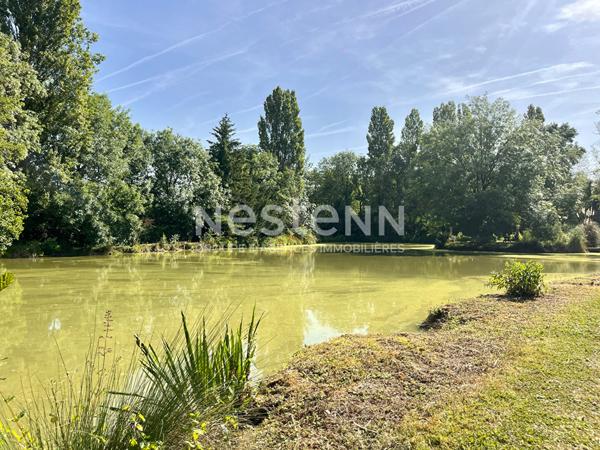 Grande Propriété avec Gites et étang ,359m2 4,8ha