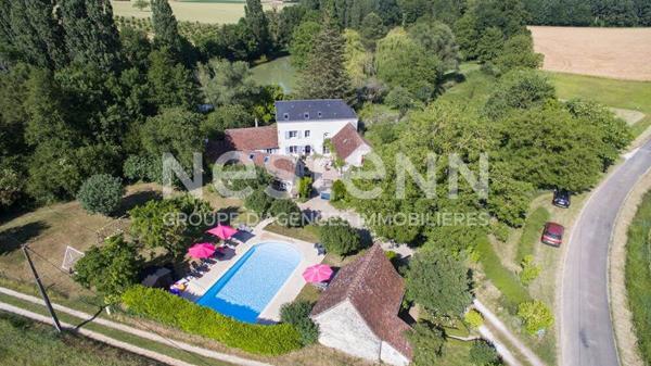 Grande Propriété avec Gites et étang ,359m2 4,8ha