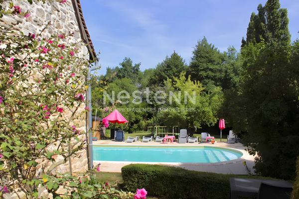 Grande Propriété avec Gites et étang ,359m2 4,8ha
