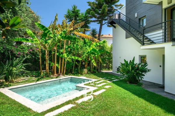 Roquebrune-Cap-Martin, Villa  242 m² à vendre