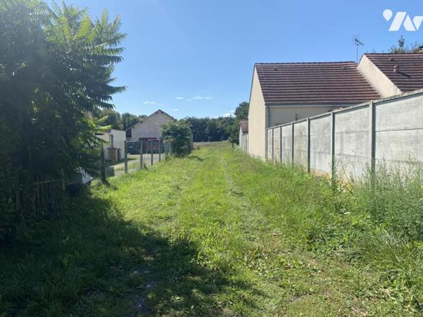 45200 AMILLY - TERRAIN A BATIR DE 2 262 M²