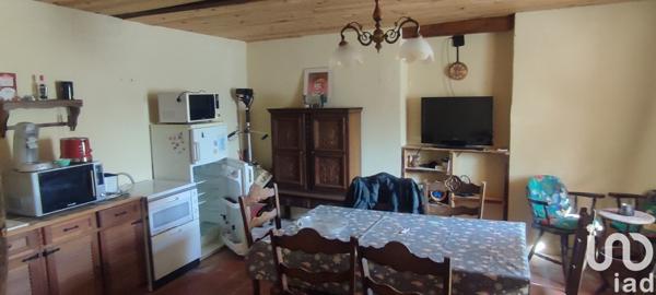 Maison rustique 3 pièces de 72 m² à Lavernat (72500)