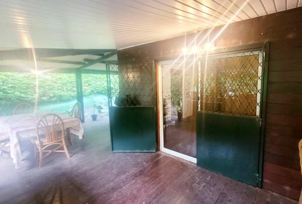 Propriété exclusive avec deux maisons indépendantes, un T2 et un T3