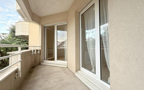 Appartement à vendre    2 pièces • 49,57 m2 Vanves