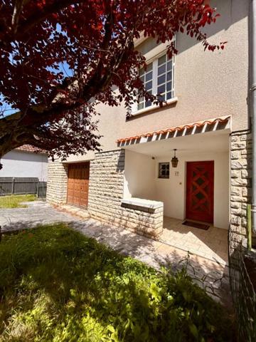 A vendre, quartier des CEBRADES à Notre dame de Sanilhac, maison type 6 de 145m²