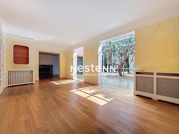 ISSY LES MOULINEAUX - Maison 9 pièces avec 5 chambres jardin piscine