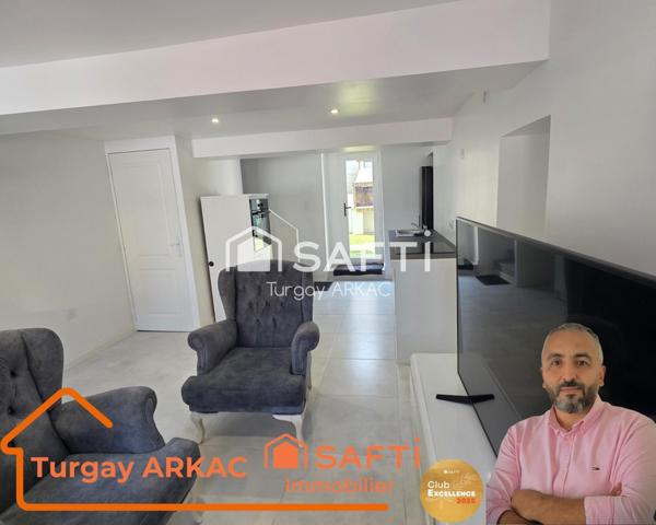 Maison de ville rénovée avec cour — Centre des Abrets en dauphiné