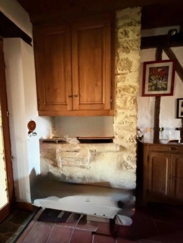 PLAISANCE (32): Ancienne FERME GASCONNE de 300m2, adaptée activité chambres d hotes, 7chambres, dépendances, 5000m2