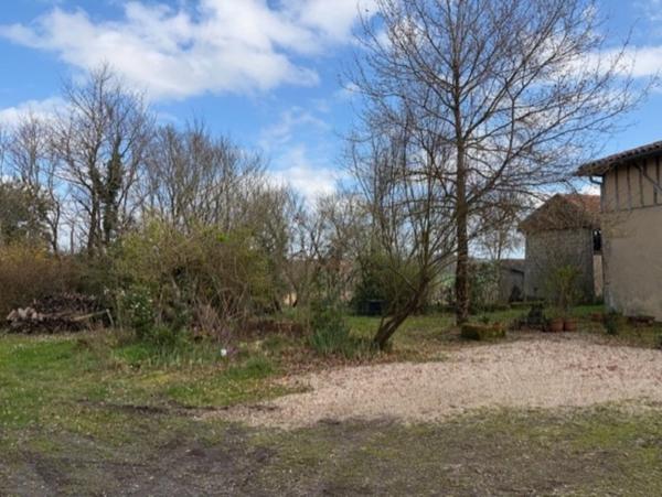 PLAISANCE (32): Ancienne FERME GASCONNE de 300m2, adaptée activité chambres d hotes, 7chambres, dépendances, 5000m2