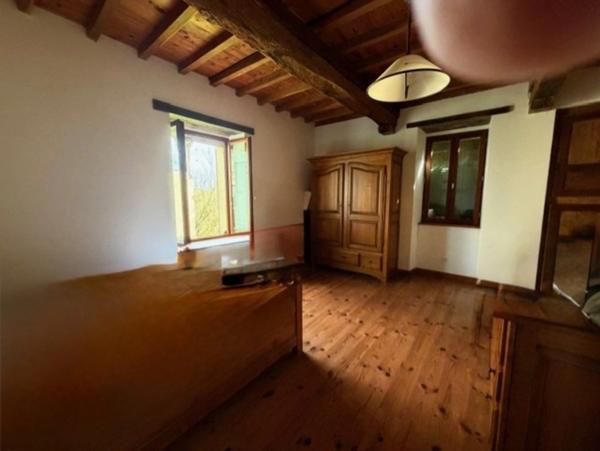 PLAISANCE (32): Ancienne FERME GASCONNE de 300m2, adaptée activité chambres d hotes, 7chambres, dépendances, 5000m2